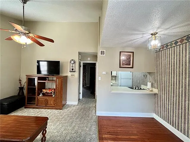 2330 Edenborn Ave #321 — Photo 5