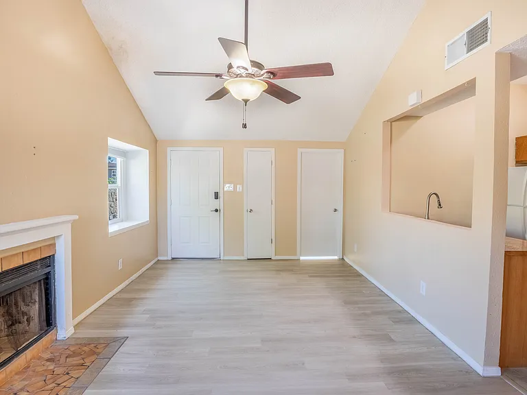 623 Paula Pl — Photo 10