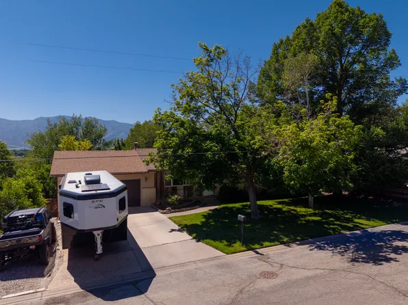 281 Panoramic Dr, Hyrum, UT 84319