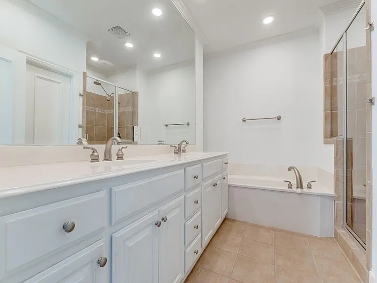4223 Travis St — Photo 7