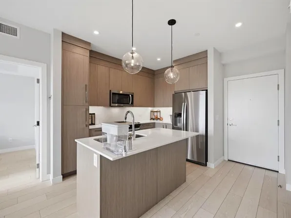 44 Skyview Pkwy S #2304, Calgary, AB T3N 2R8