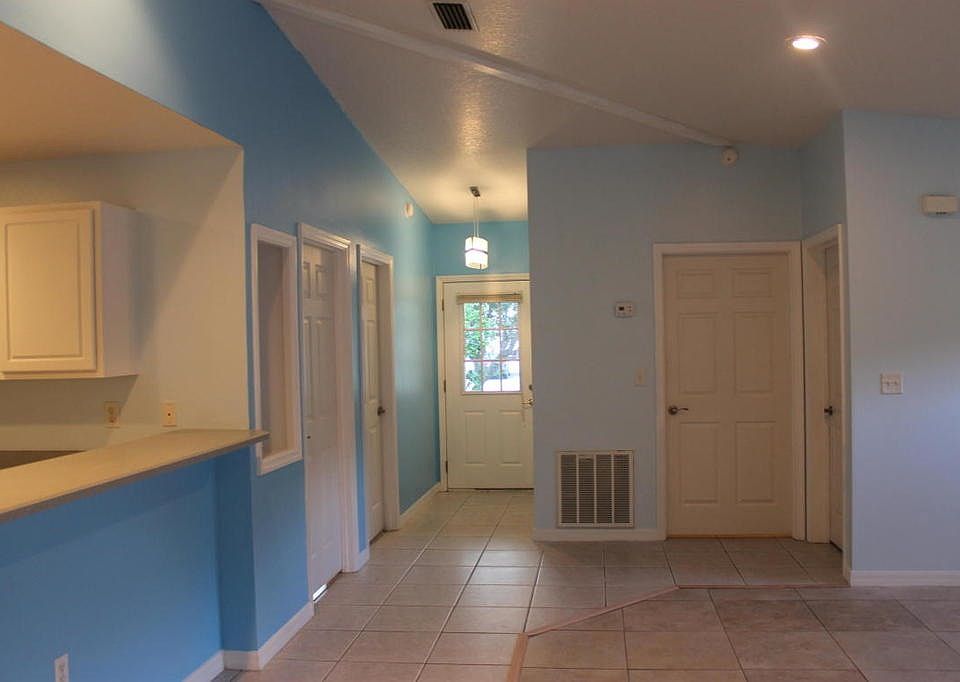 2nd image of 455 N 1st St APT C