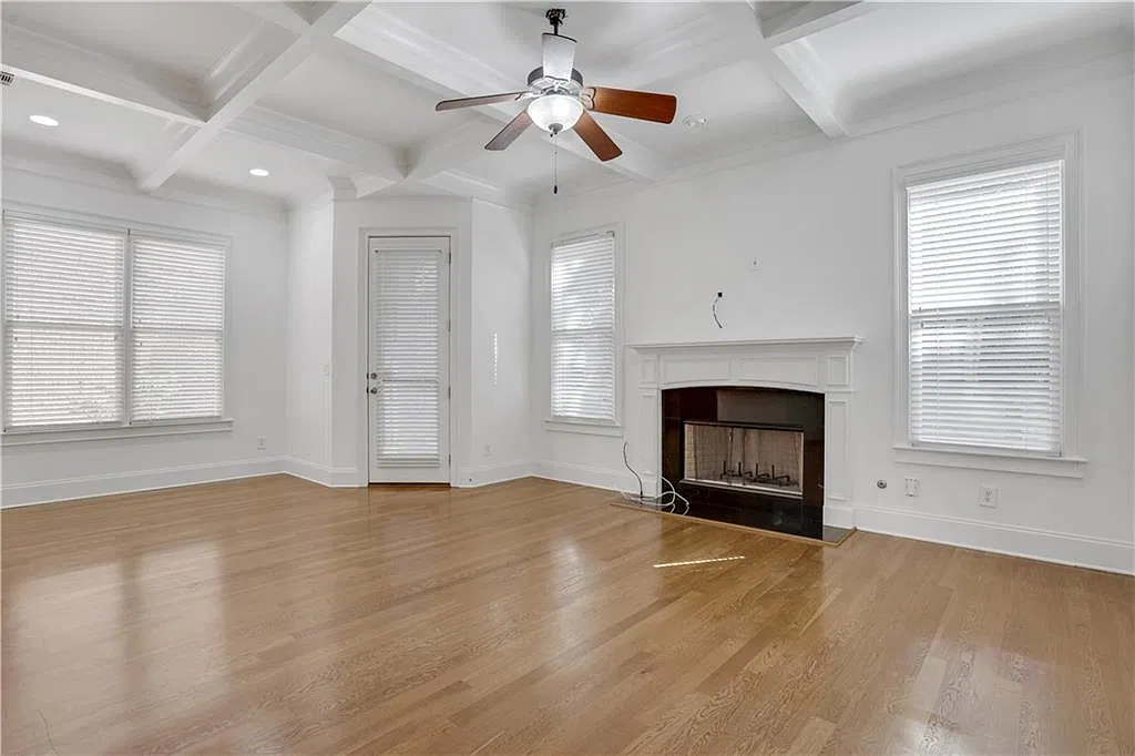 5 bed, 4.0 bath, 2940 sqft, $3,900 — Photo 4