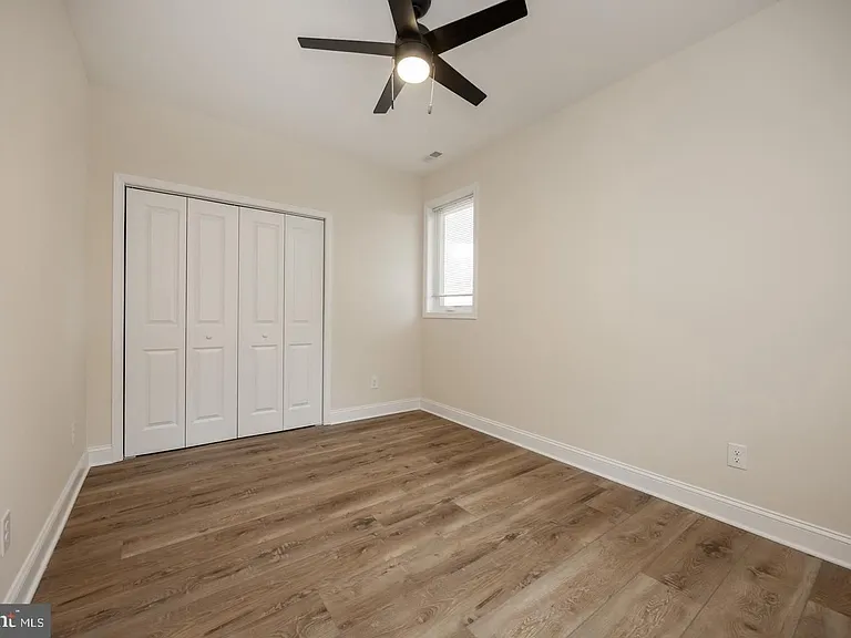 325 W Barnard St W — Photo 5
