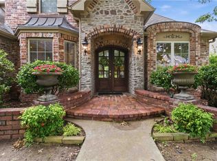 5401 S 44th St, Rogers, AR 72758