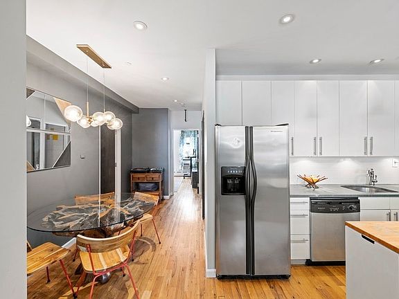 2nd image of 82 Green St APT 1