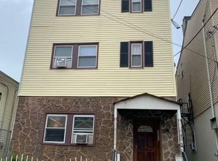 69 South St, Newark, NJ 07102