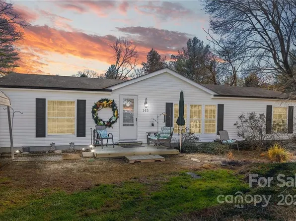 145 Morgan Rd, Hendersonville, NC 28739
