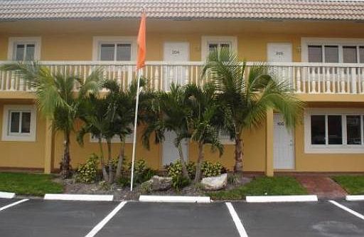 1st image of 840 Pine Dr #106