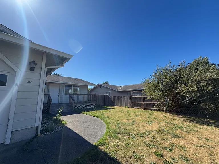 3121 Matthew Ln — Photo 22