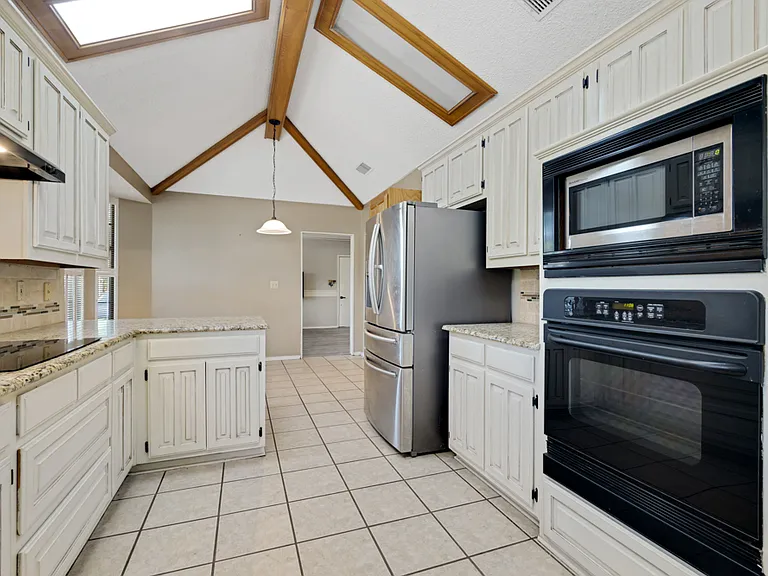 901 Green Brook Dr — Photo 10
