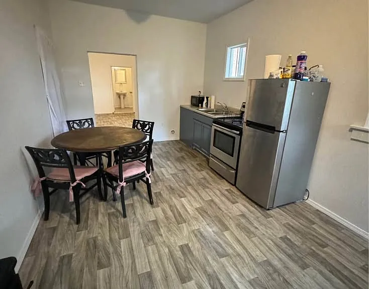 Live Oak Pl — Photo 3