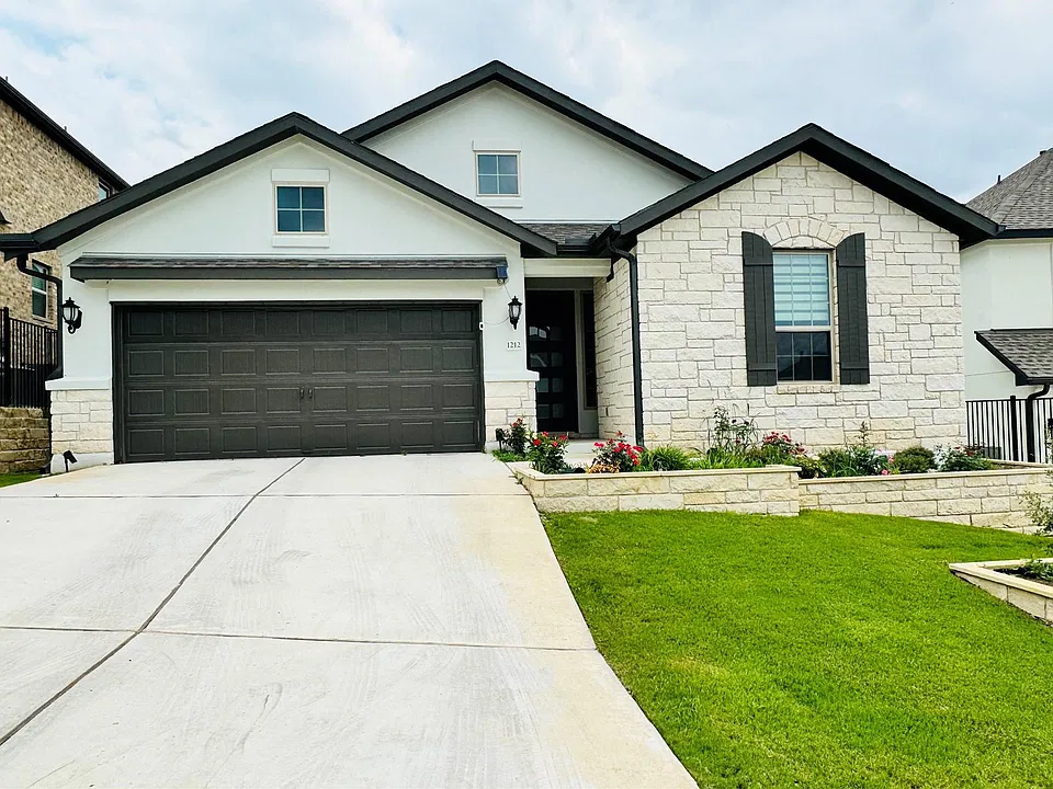 1212 Brasano Pl