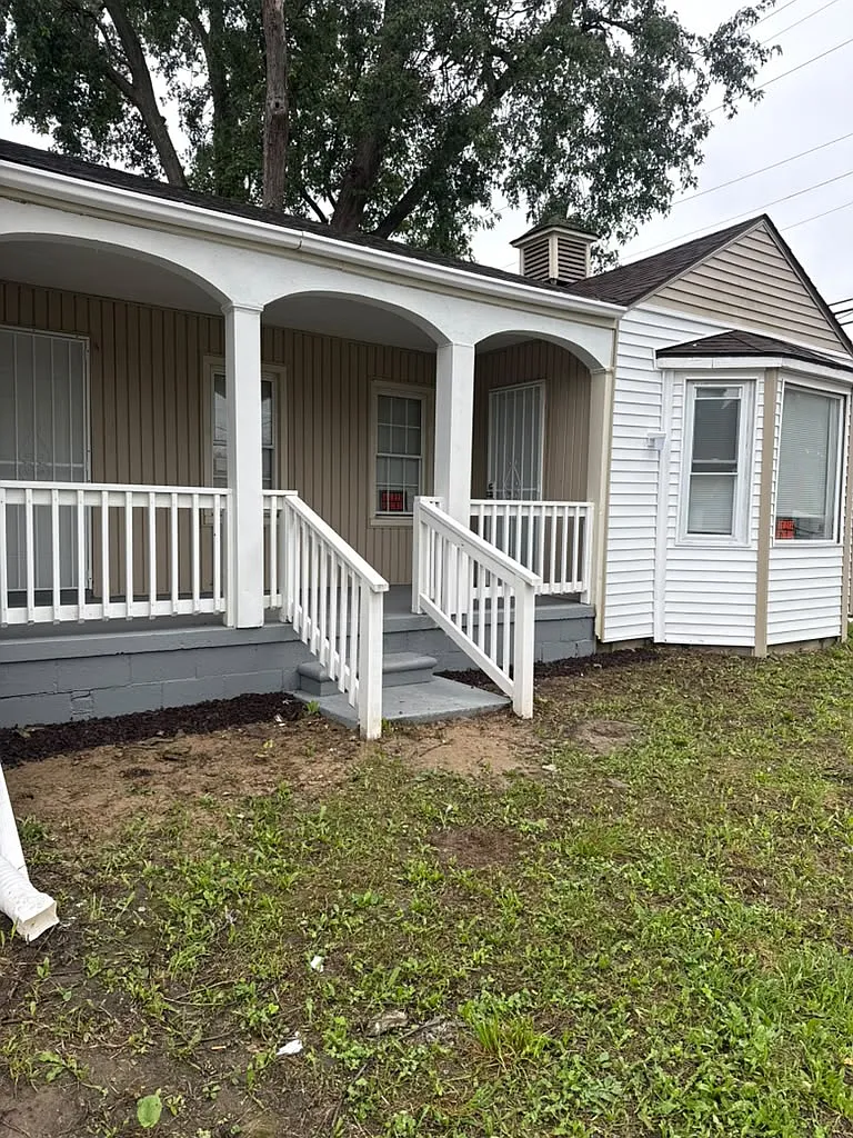3 bed, 1200 sqft, $1,500 — Photo 2