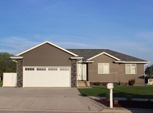 708 Blue Stem Cir, Norfolk, NE 68701