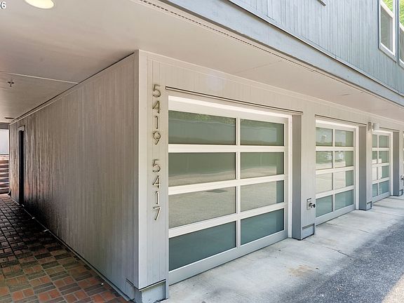 3rd image of 5417 SW View Point Ter