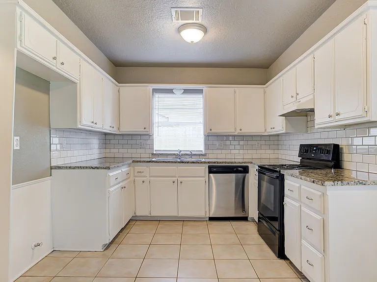 2287 Houston Ave — Photo 12