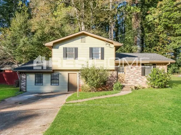 370 Amberwood Dr, Lawrenceville, GA 30044