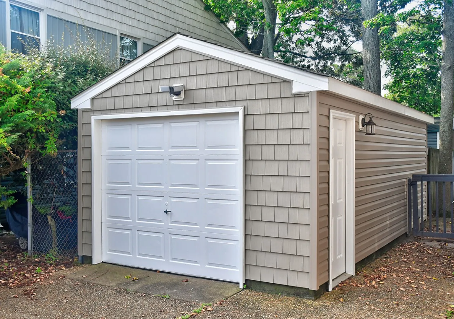 3 Bedroom House With Garage Short Distance To Beach — Photo 4