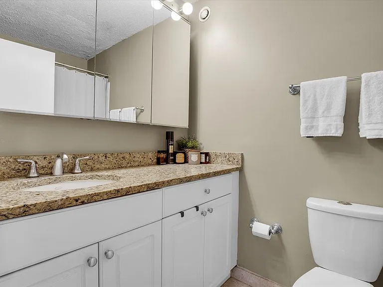 10 E Ontario St #905 — Photo 11