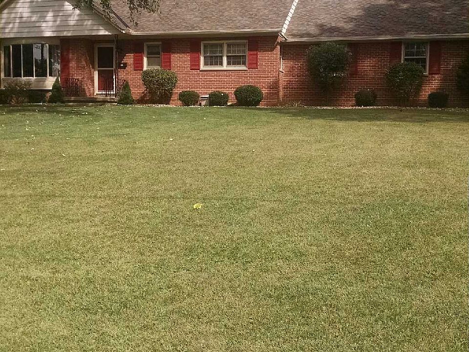 1st image of 714 Country Club Ln
