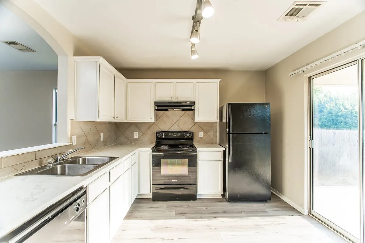 3003 John Porter Dr — Photo 4