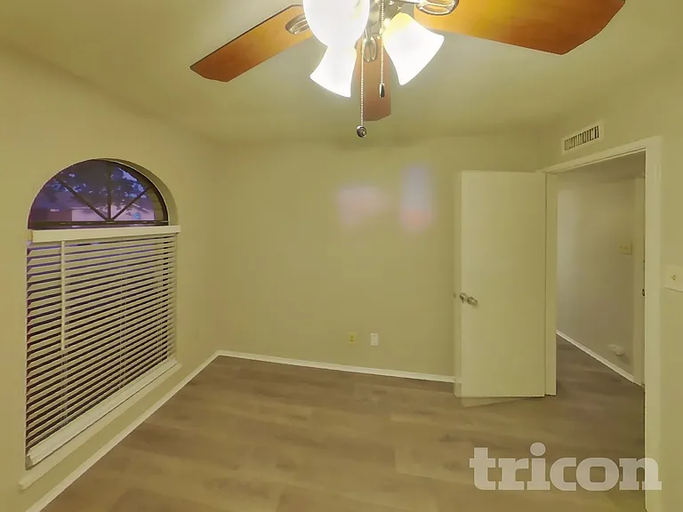 5529 Kerry Ln — Photo 12