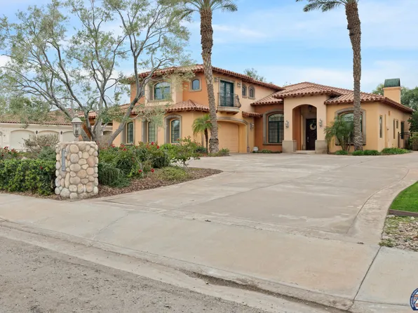 1457 McCabe Cove Rd, El Centro, CA 92243