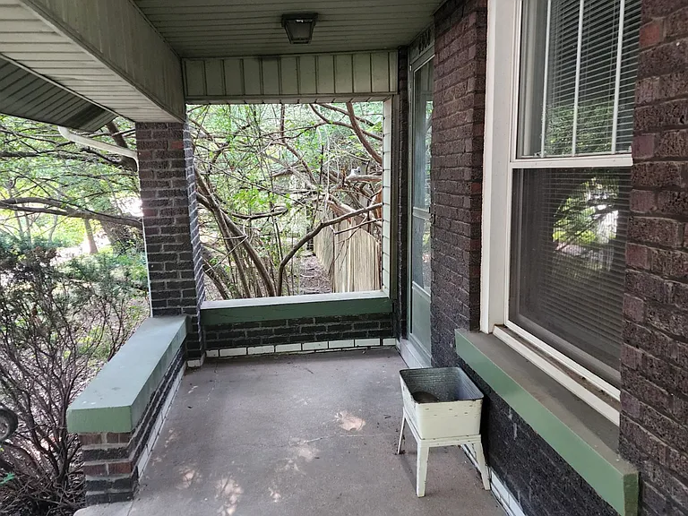 Covered front porch.