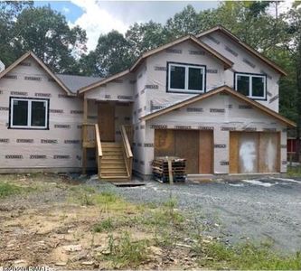 116 Stallion Dr, Lords Valley, PA, 18428