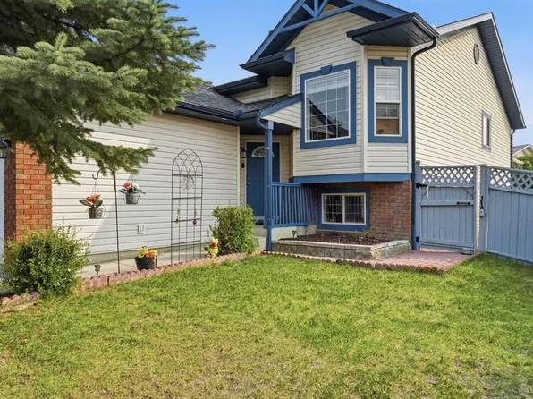 76 W Crystalridge Cres, Okotoks, AB T1S 1V2