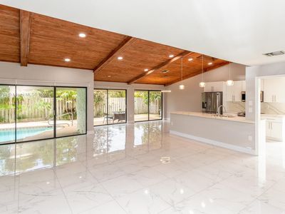 741 E Plantation Cir, Fort Lauderdale, FL, 33324