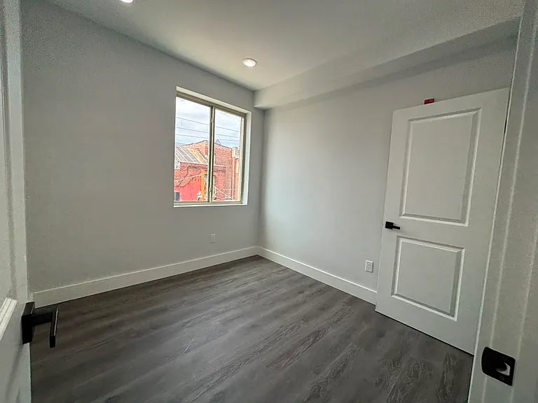 675 N 41st St #7 — Photo 18