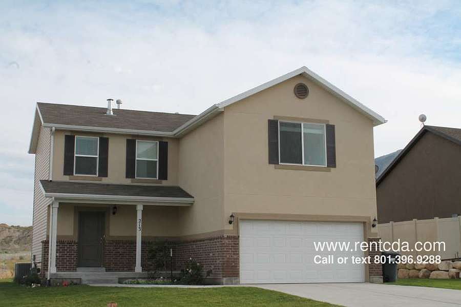 1st image of 213 Caracara St