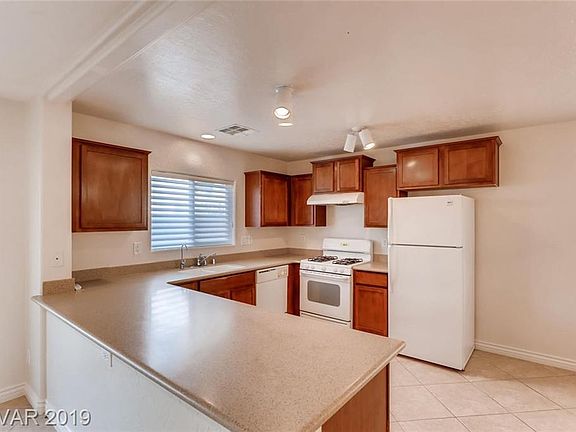 5th image of 9126 Mackanos Ave