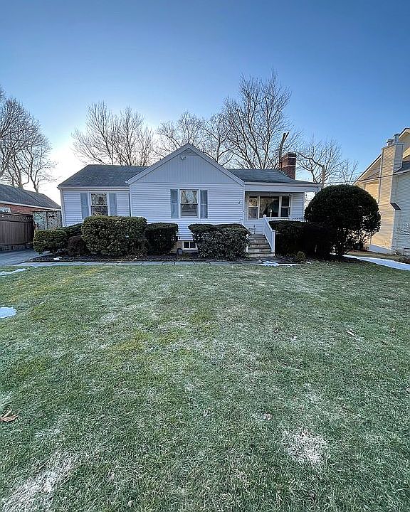 1st image of 21 Andrea Ln