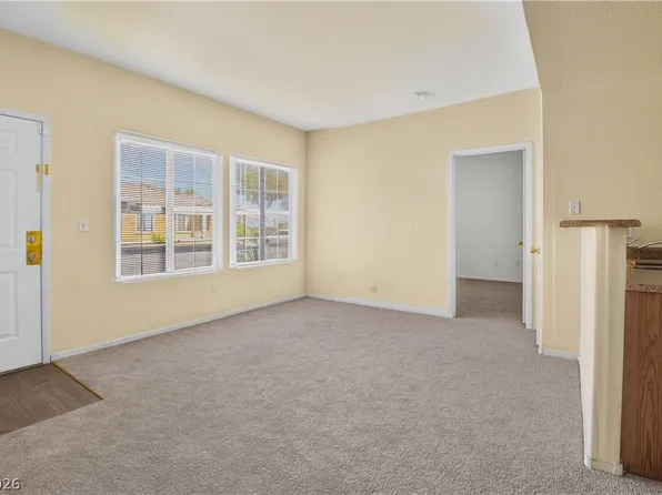 2141 Hussium Hills St Unit 102, Las Vegas, NV 89108