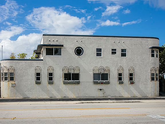3rd image of 2200 N. Ocean Drive #1-5