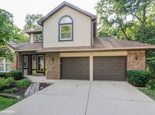 1112 Oak Ridge Dr, Streamwood, IL 60107