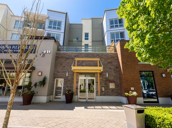 15735 Croydon Dr #414, Surrey, BC V3Z 2L5
