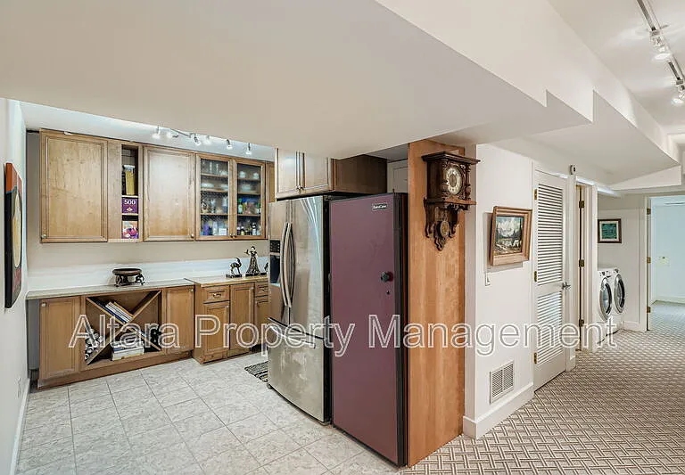 287 S Holly St — Photo 14