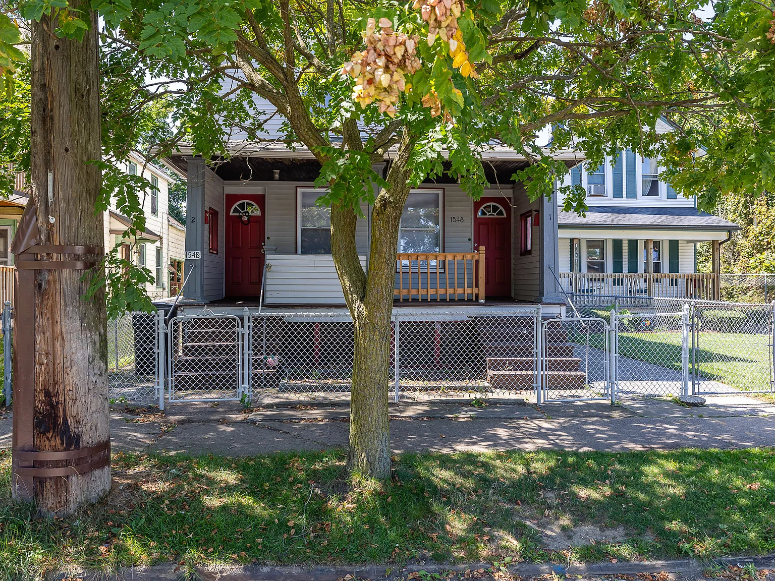 East Side Cleveland Duplex — Photo 3