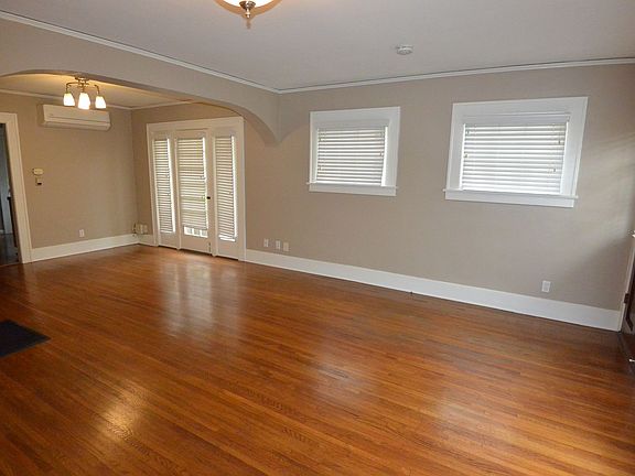 5th image of 226 La Verne Ave #A
