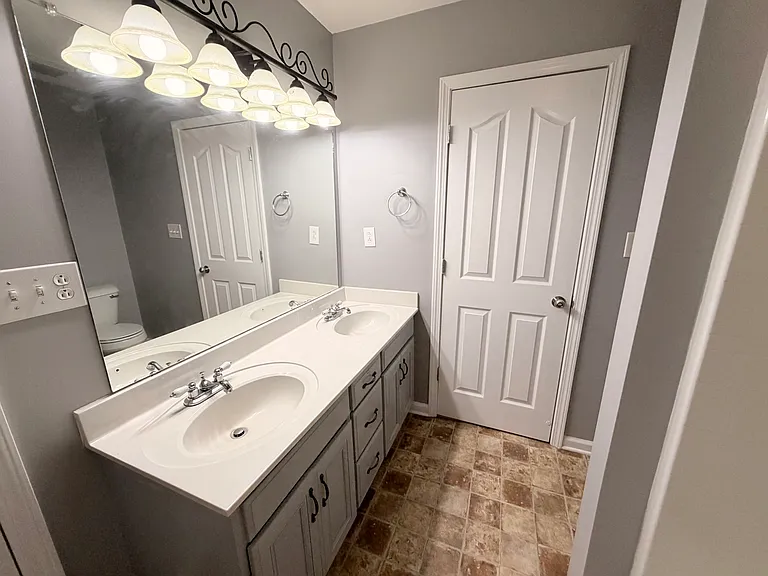 3438 Foxrun Ln — Photo 12