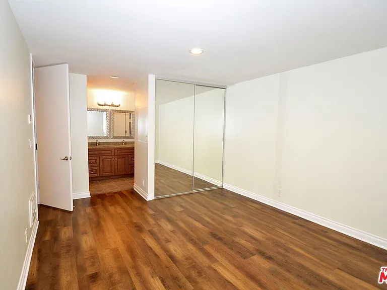 5950 Canterbury Dr #C212 — Photo 12