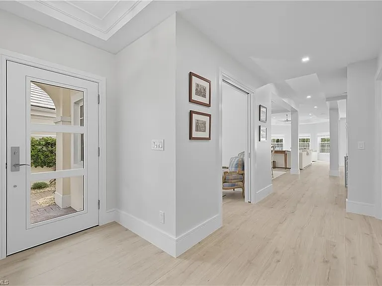 360 Carlton Pl #11 — Photo 3
