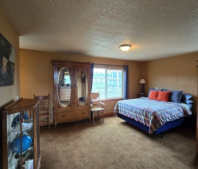 1902 NW Oceania Dr — Photo 17
