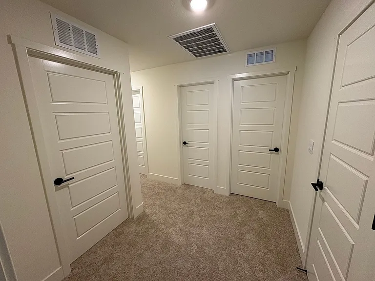 4005 W Babcock Ave — Photo 32