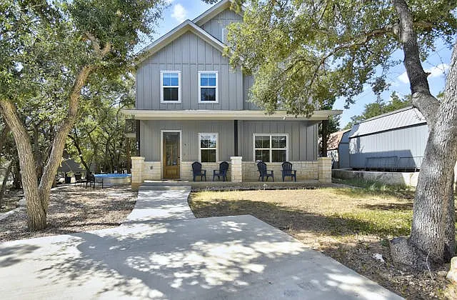 660 Mockingbird Dr — Photo 1