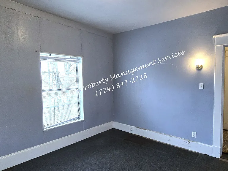 404 Center Ave — Photo 12